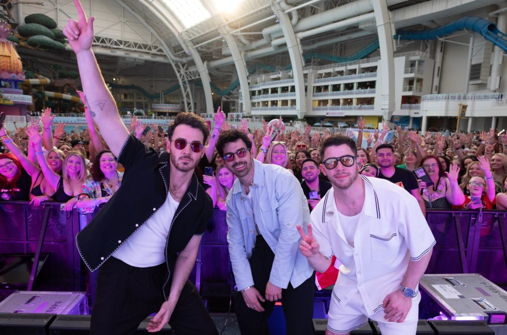 Favorite Memories, JONAS20 Tour and More