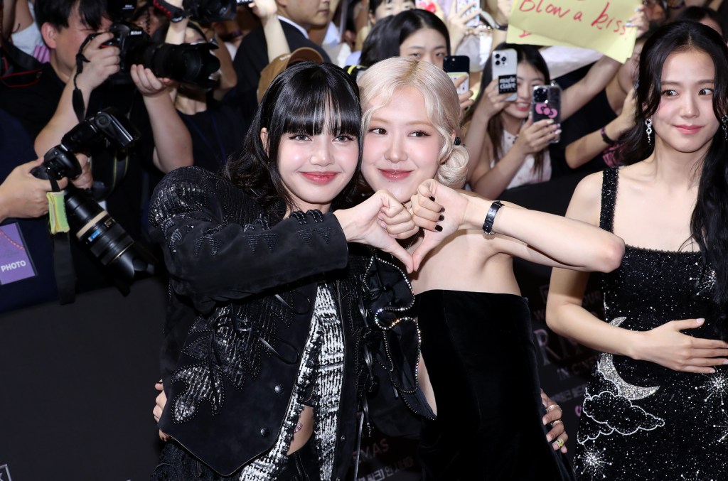 BLACKPINK’s ROSE Interviews LISA on Solo Coachella Debut in Sweet Video