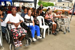 Más de 90 personas recibieron implementos de movilidad gratis en el Guasmo Oeste