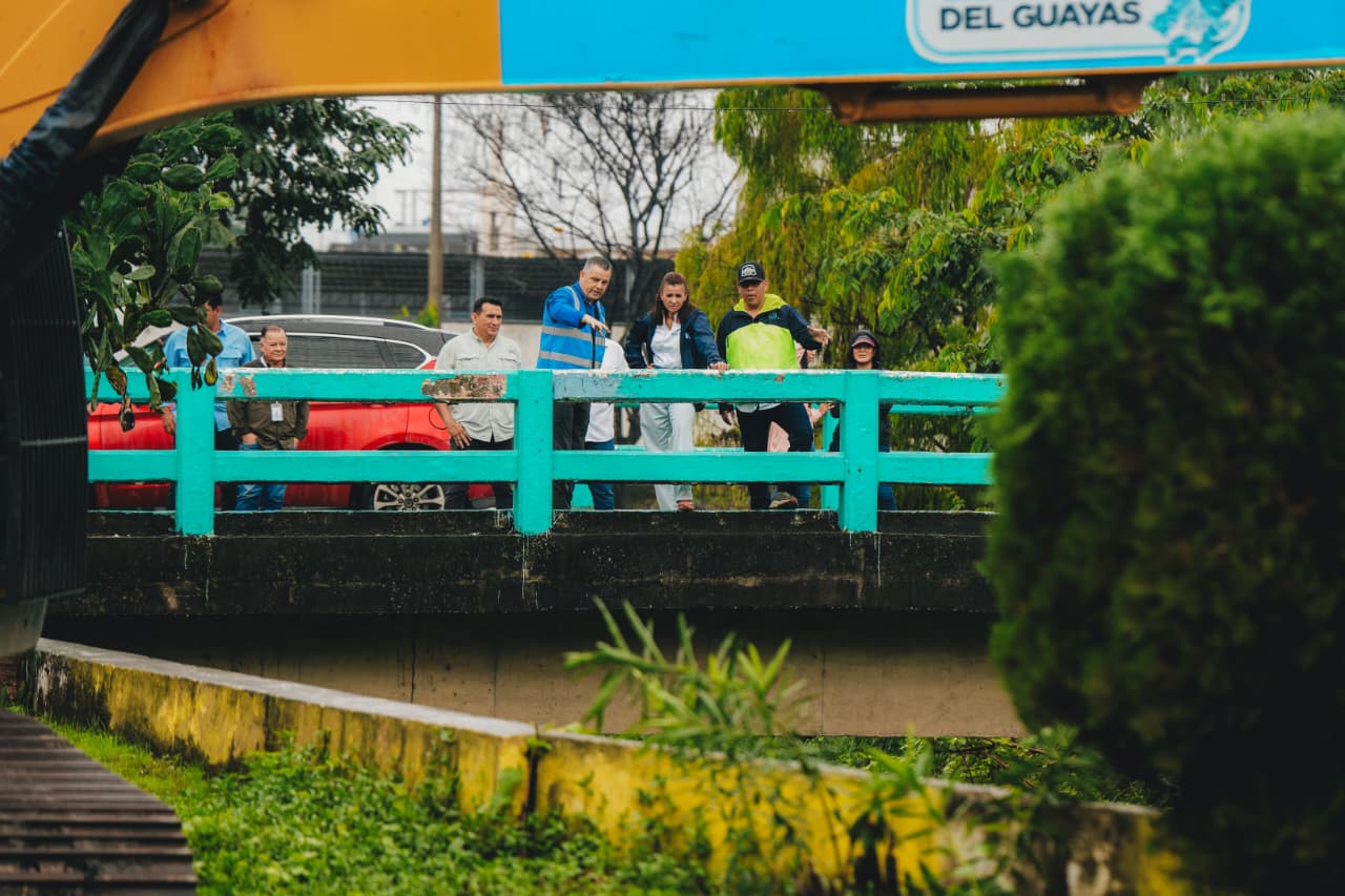 Prefecta Marcela Aguiñaga anuncia activación del COE provincial, tras declaración de estado de alerta naranja para Guayas, por intensas lluvias