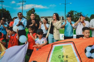 Alcaldesa (s) entregó el moderno parque El Prado en beneficio de los moradores de la Prosperina